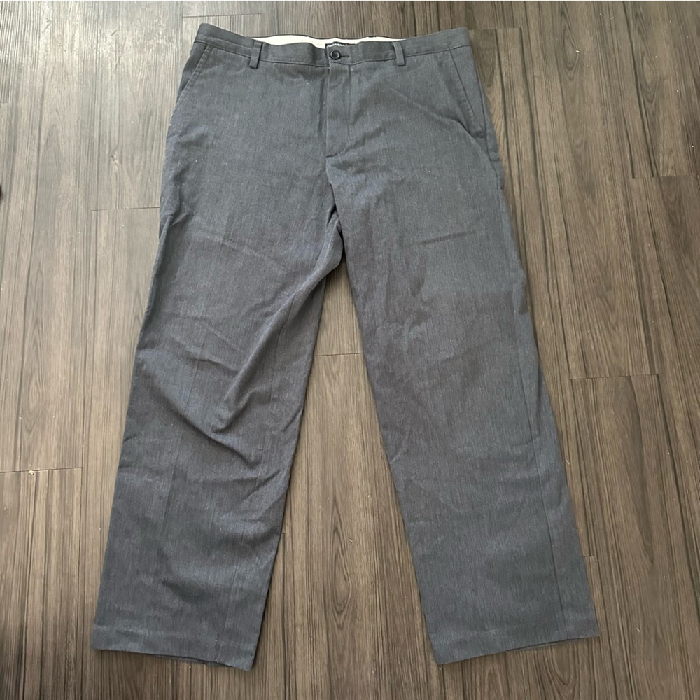 Dockers Classic Fit Gray Dress Pants Men’s 38x30 Business Casual Slacks